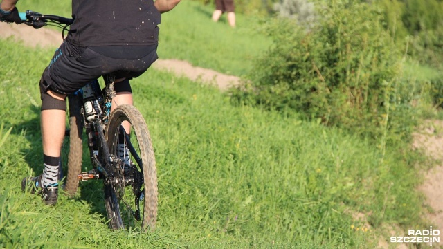 W nocy po bezdrożach, ze Szczecina do Kołobrzegu. To ponad 160 kilometrów. W sobotę rusza 147 Ultra Bike 2020 Summer Edition.