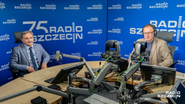 To próba zastraszenia tych, którzy chcą mówić o tym, co działo się na Pomorzu Zachodnim w okresie rządów PO-PSL - tak zapowiedź pozwu przeciwko redakcji Radia Szczecin i TVP Szczecin przez senatora Gawłowskiego ocenił wiceminister edukacji Maciej Kopeć.