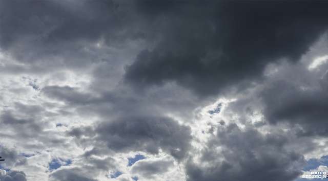 W Szczecinie może zagrzmieć, a na pewno grzmieć będzie na południowym zachodzie naszego województwa - ostrzega Instytut Meteorologii i Gospodarki Wodnej.