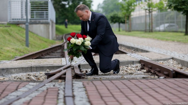 Prezydent Andrzej Duda wziął udział w uroczystościach 80. rocznicy pierwszego transportu Polaków do KL Auschwitz.