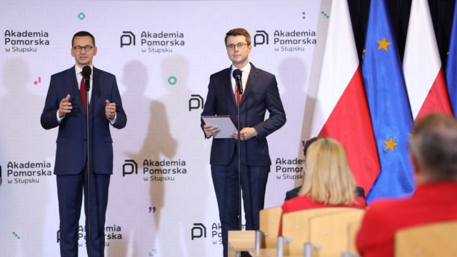 Premier Mateusz Morawiecki spotkał się w niedzielę z samorządowcami ziemi słupskiej. Premier odniósł się też do budowy drogi ekspresowej S6.
