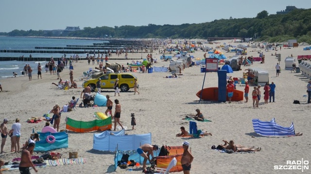 W pierwszy wakacyjny weekend turyści chętnie wybierają miejscowości nadmorskie.