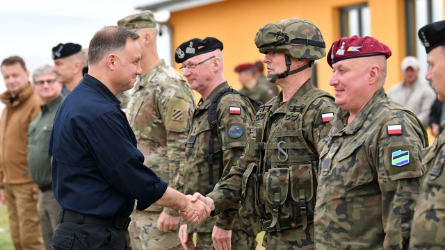 Jest ostateczna zgoda NATO na plany obronne dla Polski i państw bałtyckich - tak zwane plany stopniowej odpowiedzi - Graduated Response Plans. Przyjęcie tych planów blokowała Turcja.