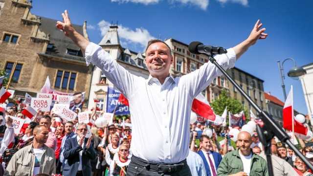 Prezydent Andrzej Duda zapowiedział, że będzie bronił prawa rodziców do decydowania, jakie treści edukacyjne są przekazywane ich dziecku w szkole przez podmioty zewnętrzne.