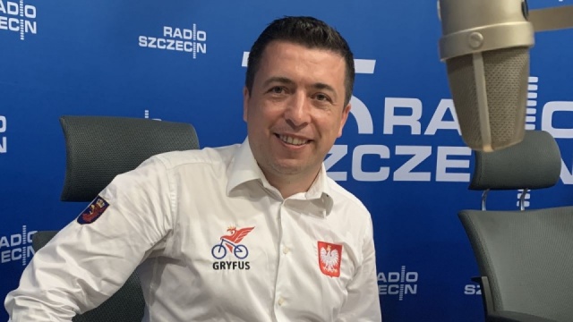 Radny podszczecińskiej gminy Dobra Paweł Malinowski nie naruszył ustawy o samorządzie gminnym. To oficjalne stanowisko wojewody zachodniopomorskiego, który przez kilka miesięcy badał legalność sprawowania jego mandatu.