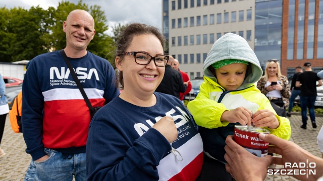 Ryk silników, zapach benzyny i przede wszystkim pomoc w zdobyciu leku dla małego Franka. Na szczecińskiej Łasztowni, odbywa się zlot samochodowy dla Franka Kępy.