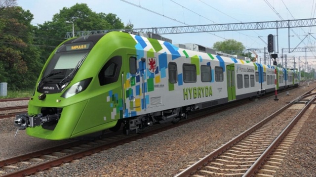 Umowa podpisana, nowoczesne pociągi hybrydowe trafią na Pomorze Zachodnie.