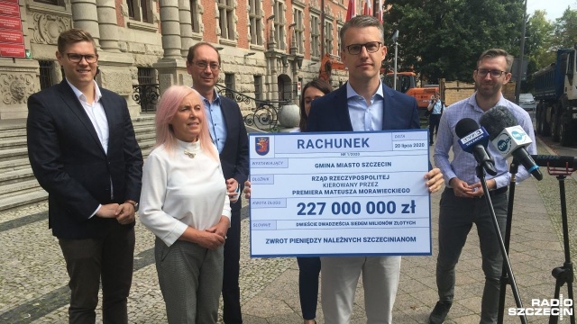 Według Platformy Obywatelskiej, budżet miasta Szczecin stracił przez lata - 227 milionów złotych. Zachodniopomorski Wojewoda odpowiada, że tylko z samego tytułu pomocy po koronawirusie jesienią do kasy miasta wpłynie ponad 90 mln zł.