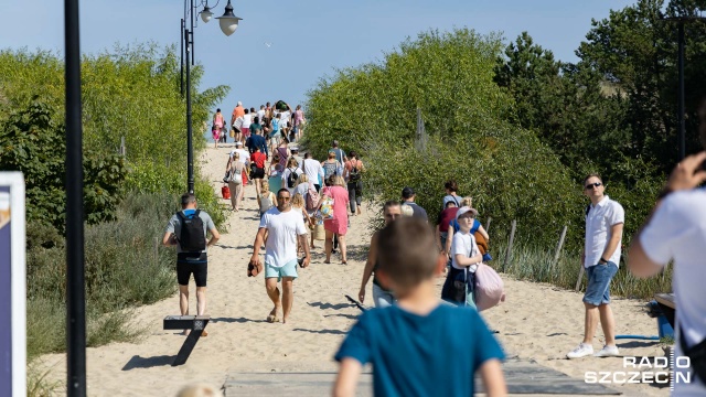 Władek Markowicz i Karol Paciorek z kanału Lekko Stronniczy odwiedzili kurort. Swój filmik, który opublikowali w internecie nagrali na dachu jednego z hoteli i zapraszali do odwiedzenia Świnoujścia.