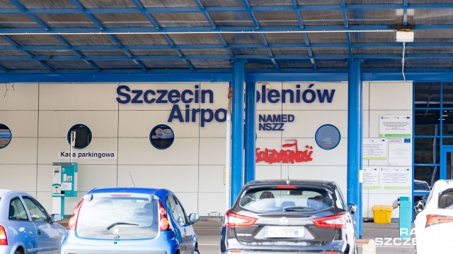 Ponad 92 tysiące pasażerów skorzystało z lotniska w Goleniowie od początku do stycznia do końca marca. To o ok. 20 proc. mniej niż w tym samym okresie w ubiegłym roku. Straty lotnisk w Polsce podliczył Związek Regionalnych Portów Lotniczych.