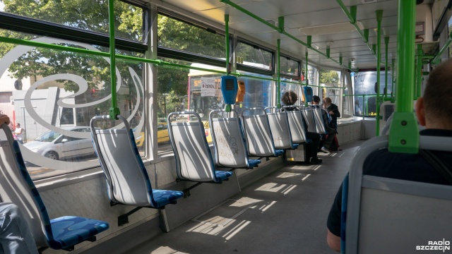 Na placu Gałczyńskiego przed godz. 8 zepsuła się tramwajowa piątka. Stanęły też 9, 11 i 12. Ruch kołowy odbywał się bez utrudnień.