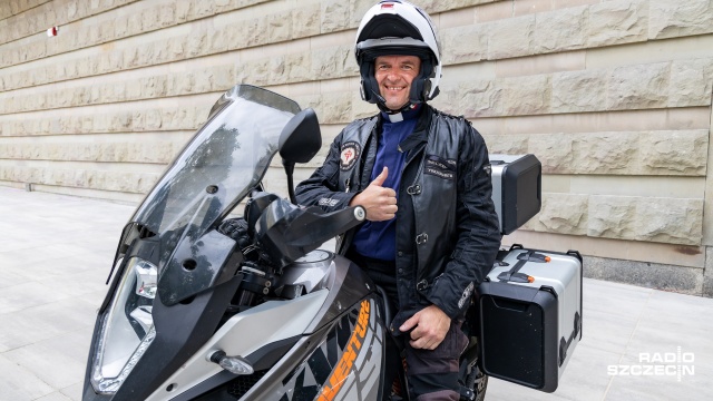 830 kilometrów motocyklem w jeden dzień - proboszcz parafii pw. Nawiedzenia Najświętszej Maryi Panny w Szczecinie Dąbiu, ks. Marian Augustyn zamierza w jeden dzień dojechać do Zakopanego i wejść przed krzyż na Giewoncie.