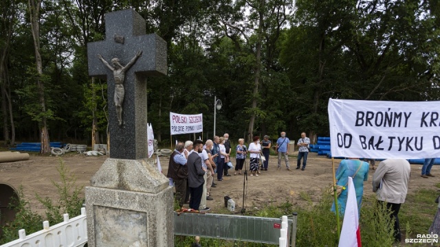 Krzyż zostanie i będzie jeszcze lepiej widoczny - zapewnia zastępca prezydenta Szczecina Michał Przepiera.