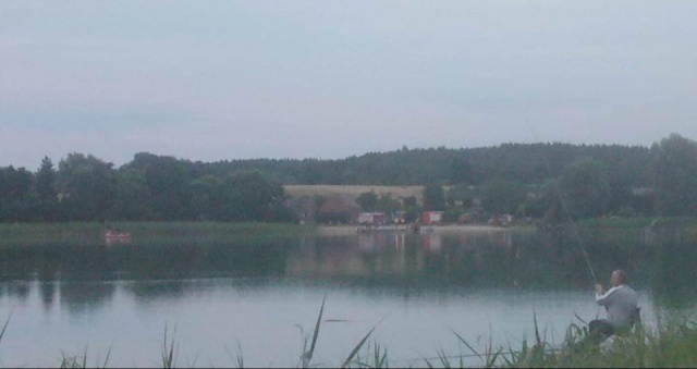 Służby wydobyły ciało młodego mężczyzny z jeziora w Chłopowie pod Choszcznem.