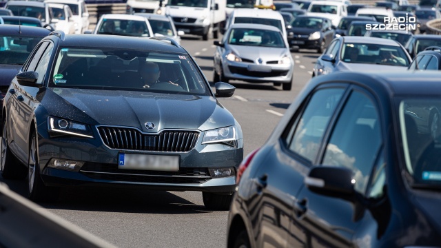 Prace drogowe przyczyną coraz większego korka na autostradzie A6. Chodzi o odcinek od węzła Kijewo do węzła Dąbie.
