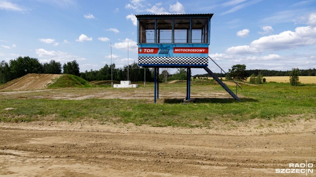 To oznacza między innymi utwardzenie pól startowych - tłumaczy Łukasz Kugler z Klubu Motorowego Chojna.