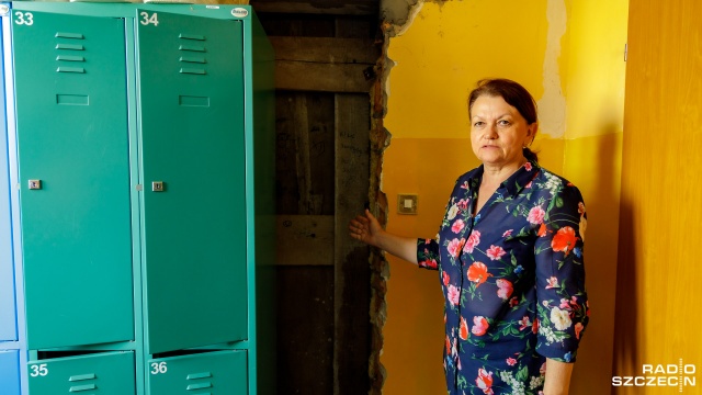 Patowa sytuacja w szkole w miejscowości Piasek w gminie Cedynia. Sprawą ewentualnych nieprawidłowości przy rozbudowie zajmuje się prokuratura, a mieszkańcy boją się, że szkoła przestanie istnieć.
