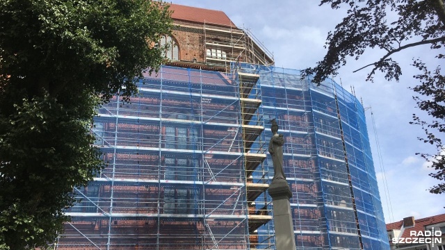 Pracują na wysokości kilkudziesięciu metrów nad ziemią - w Kolegiacie Najświętszej Marii Panny w Stargardzie trwa wielki remont. W kościele zostaną odtworzone malowidła, jakie zdobiły świątynię w dawnych wiekach.