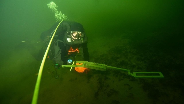Zgodnie z planem, czyli przed godz. 7 rozpoczęła się akcja rozminowywania Kanału Piastowskiego w Świnoujściu. Niewybuchy to trzy bomby głębinowe.