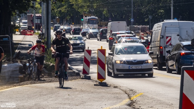 Nowa organizacja ruchu pojawi się już niebawem na przebudowywanym Węźle Łękno w Szczecinie. Chodzi o aleję Wojska Polskiego na odcinku od skrzyżowania z ulicą Zaleskiego do skrzyżowania z ul. Traugutta.