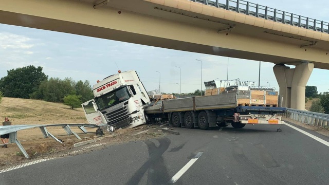 Przejazd z S3 w kierunku Kołbaskowa nadal jest zamknięty.