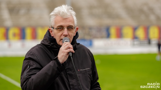 Adam Wosik, dziennikarz Radia Szczecin po raz kolejny został wyróżniony nagrodą najlepszego spikera Ekstraklasy. Wyróżnienie dla naszego redakcyjnego kolegi przyznał Polski Związek Piłki Nożnej.