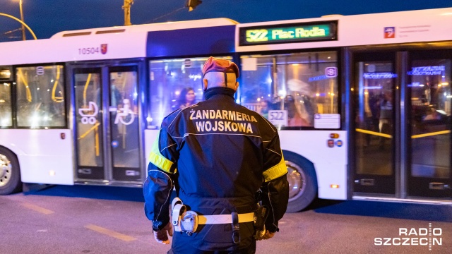 Przed godziną 7.00 zakończyło się podnoszenie 250-kilogramowej bomby lotniczej z czasów II Wojny Światowej na szczecińskiej Łasztowni.