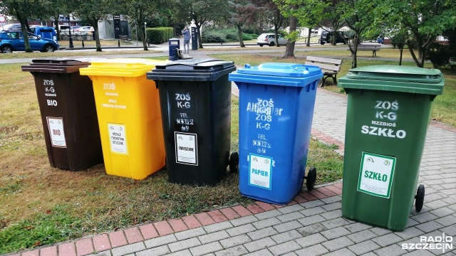 Więcej pojemników do segregacji, a także nowe zasady naliczania opłat za śmieci - takie zmiany czekają mieszkańców Kołobrzegu.