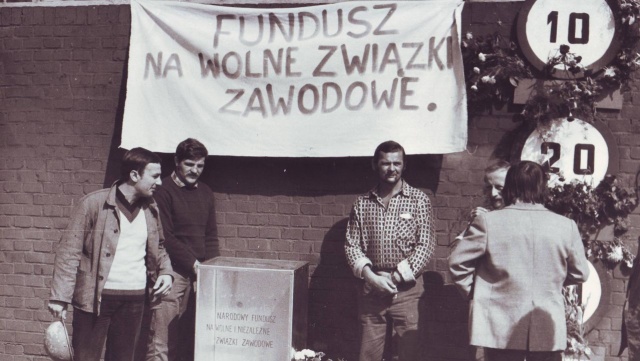 Uroczystości upamiętniające 40. rocznicę wydarzeń sierpniowych rozpoczną się mszą w kościele pod wezwaniem św. Apostołów Piotra i Pawła w Jasienicy.