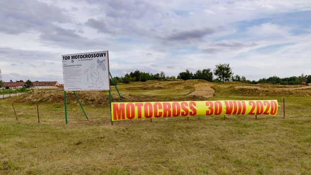 Trwa wyścig z czasem, aby w niedzielę zgodnie z planem mogły się odbyć wyścigi motocrossowe na torze w Chojnie.