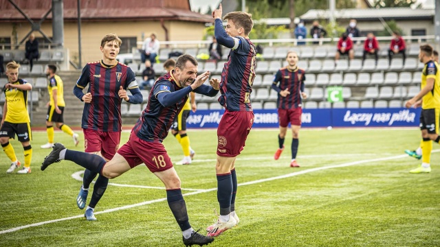 Piłkarze Pogoni awansowali do drugiej rundy Pucharu Polski. Szczecinianie w premierowym meczu turnieju tysiąca drużyn pokonali w Nowym Targu trzecioligowe Podhale 5:0.