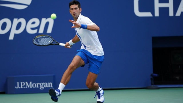 Nie tylko w Stanach Zjednoczonych, ale także i na całym świecie niedzielna dyskwalifikacja z US Open Novaka Djokovicia jest komentowana na czołówkach głównych wydań wiadomości.
