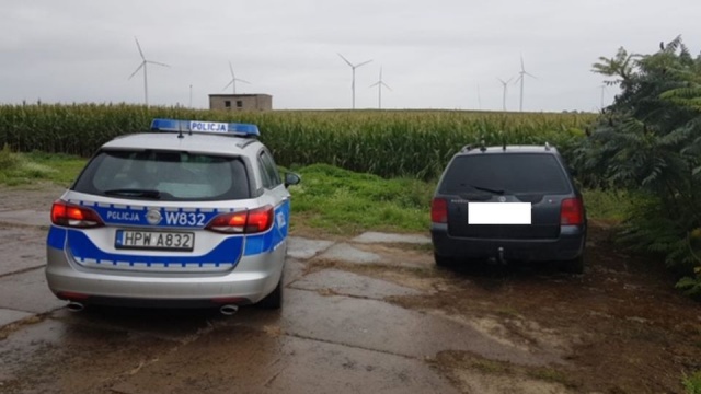Uciekał przed policją, nie miał prawa jazdy, jego samochód badań technicznych i ubezpieczenia, a za kierownicę usiadł pod wpływem amfetaminy.