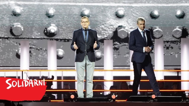 Premier Mateusz Morawiecki powiedział, że w sobotę Stadion Narodowy łączy narody polski i białoruski. Na Stadionie Narodowym rozpoczął się koncert Solidarni z Białorusią.