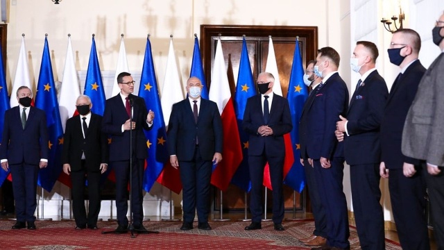 Premier Mateusz Morawiecki przedstawił kandydatów na ministrów w nowym rządzie. Rekonstrukcja nastąpi w przyszłym tygodniu. Jednym z czterech wicepremierów będzie prezes PiS Jarosław Kaczyński.