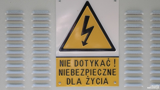 Policjanci z regionu zatrzymali dwóch elektryków-amatorów, którzy za pomocą sprzętu własnej roboty nielegalnie pobierali energię elektryczną.
