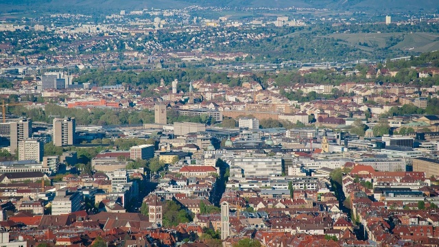 Stuttgart został objęty czerwoną strefą z powodu gwałtownego wzrostu liczby zakażeń koronawirusem. Lokalne władze oświadczyły, że zostaną wprowadzone zaostrzone restrykcje.