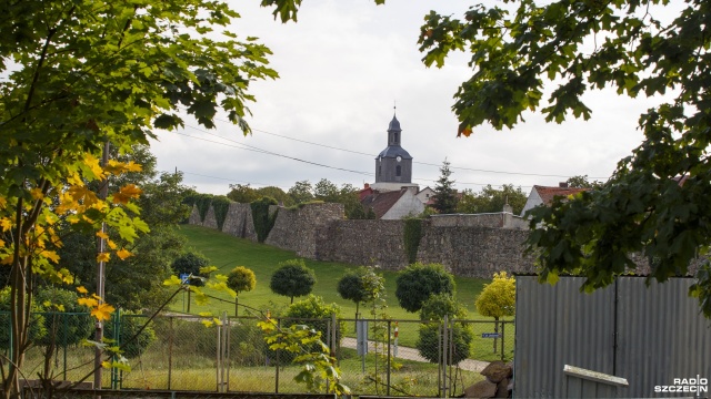 Nietypowa klasa powstaje przy szkole w Moryniu. Nietypowa, bo zielona i zamiast w budynku: na zewnątrz szkoły.
