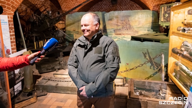 Niezwykłe płótna można oglądać w świnoujskim Muzeum Obrony Wybrzeża - Forcie Gerharda.