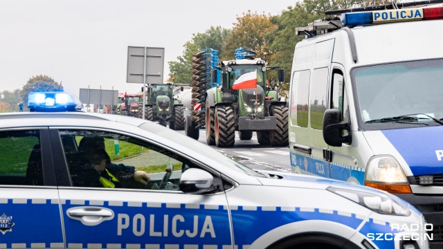 Około 50 rolników z powiatu stargardzkiego, choszczeńskiego i goleniowskiego blokowało w środę ulice Stargardu oraz drogi krajowe naszego regionu.