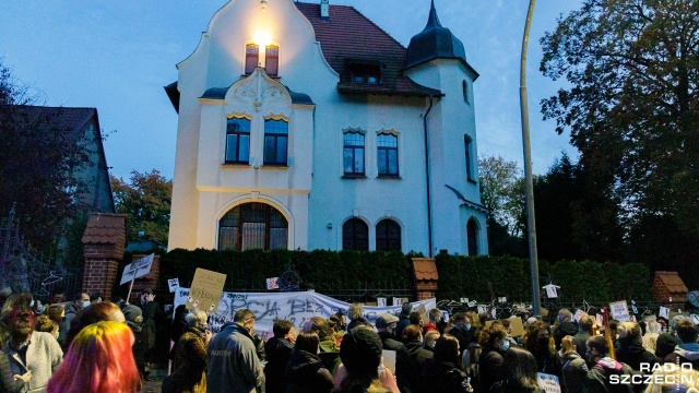 Szczeciński protest kobiet. Lewica: Będziemy pomagać w dokonaniu aborcji [WIDEO, DUŻO ZDJĘĆ]