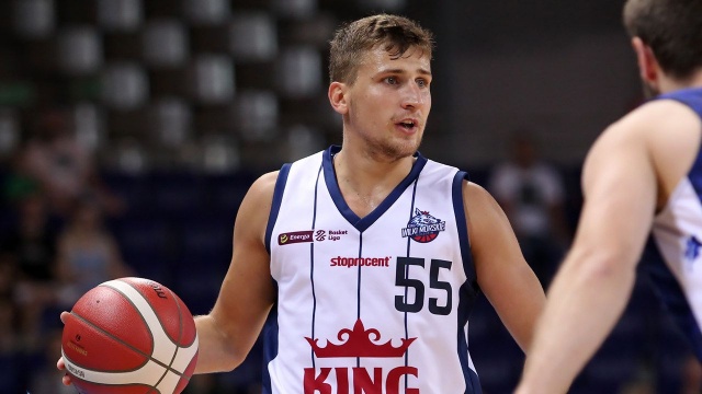 Jakub Schenk z Kinga Szczecin znalazł się w szerokim składzie reprezentacji Polski na listopadowe mecze z Rumunią i Izraelem w eliminacjach koszykarskich Mistrzostw Europy.