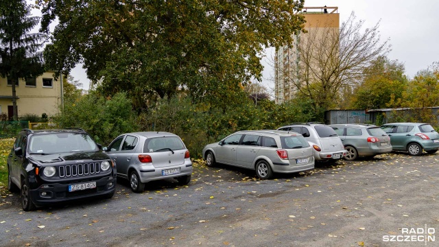 Nowe miejsca postojowe, chodniki, a także wyniesione przejścia dla pieszych. Tak już za kilka miesięcy wyglądać będą okolice Przedszkola Publicznego nr 73 w Szczecinie.