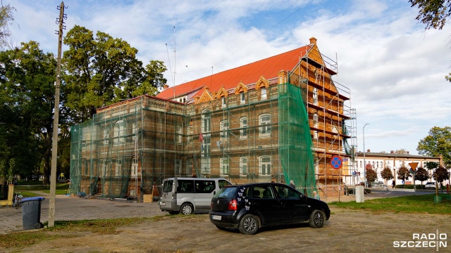 Mieści się tu miedzy innymi Urząd Stanu Cywilnego i Wydział Spraw Obywatelskich.