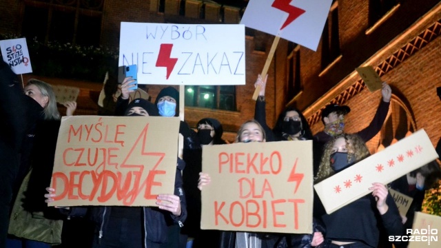 Marsz ku wolności - pod takim hasłem zorganizowano w środę protest w Kołobrzegu.