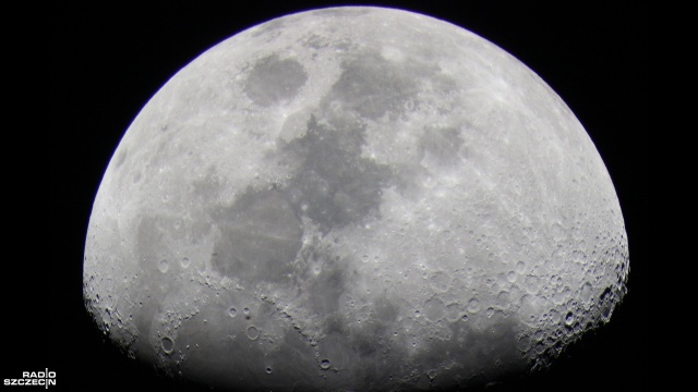 Już dziś na nocnym niebie zaobserwujemy pełnię księżyca. Nie byłoby w tym nic wyjątkowego, gdyby nie fakt, że będzie to druga pełnia w tym miesiącu.