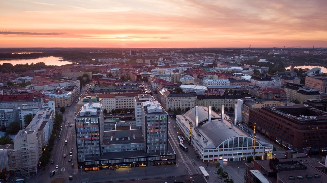 Finlandia jest krajem, który w Unii Europejskiej najlepiej sobie radzi z walką epidemią koronawirusa. Poziom infekcji patogenem jest tam średnio o pięć razy mniejszy niż w innych krajach naszego kontynentu.
