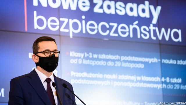 Premier Mateusz Morawiecki, ogłaszając kolejne obostrzenia w związku z pandemią, zapowiedział, że jeżeli liczba przypadków zakażeń koronawirusem przekroczy 70-75 przypadków na 100 tysięcy mieszkańców, to kolejnym krokiem jest wprowadzenie narodowej kwarantanny.