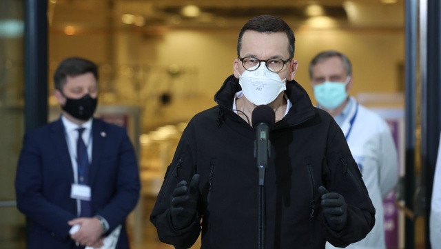 Premier Mateusz Morawiecki ogłosił, że w czwartek do szpitala tymczasowego na Stadionie Narodowym trafi pierwszy pacjent z koronawirusem.
