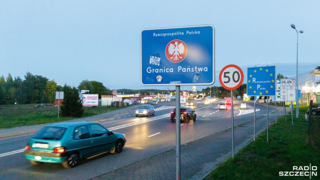 Jak dowiedziało się Radio Szczecin, od soboty wchodzą w życie złagodzone w piątek przez berliński senat przepisy dotyczące wjazdu z Polski do Berlina i wyjazdu ze stolicy Niemiec do naszego kraju. Są to korzystne zmiany dla wyjeżdżających z Polski osób.